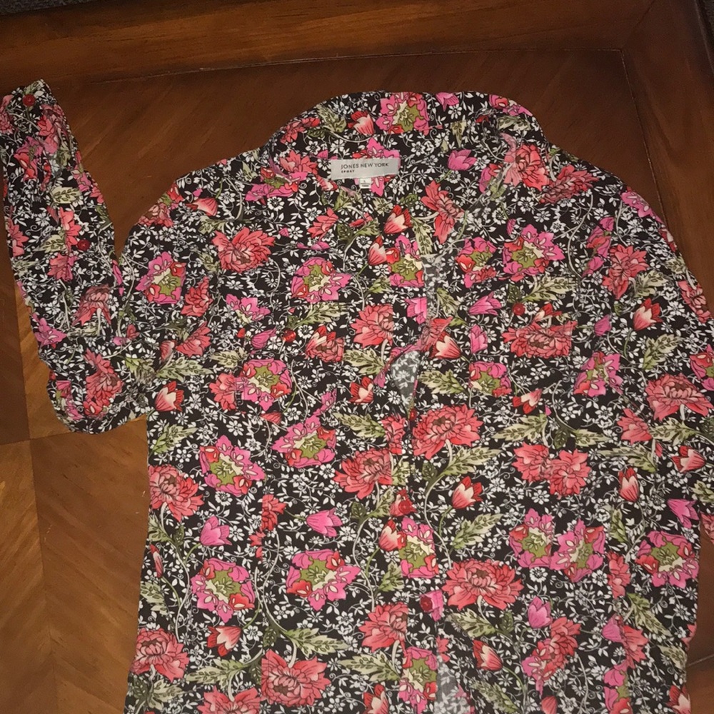 Jones New York button down top